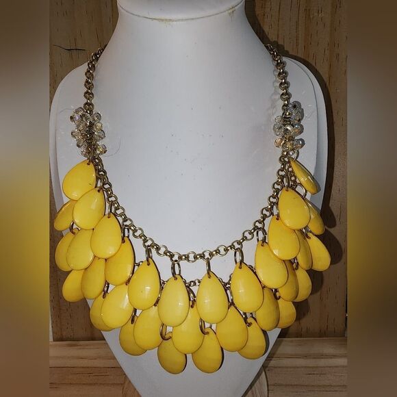 Yellow Teardrop Statement Necklace - Picture 1 of 5
